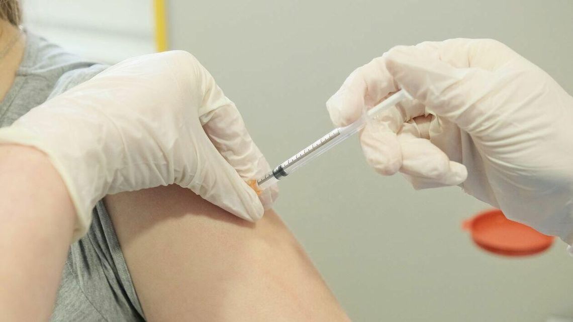 Premier: Zróbmy wszystko, aby uniknąć czwartej fali pandemii, szczepmy się