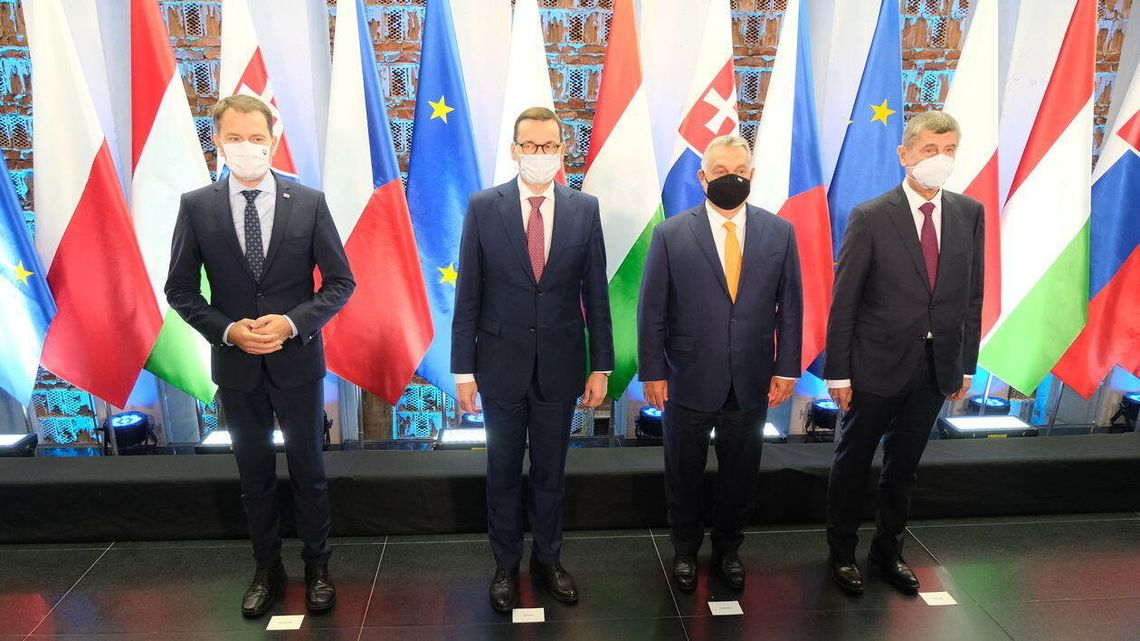 Premierzy w Lublinie: o Białorusi i koronawirusie. Do domu zabrali cebularze