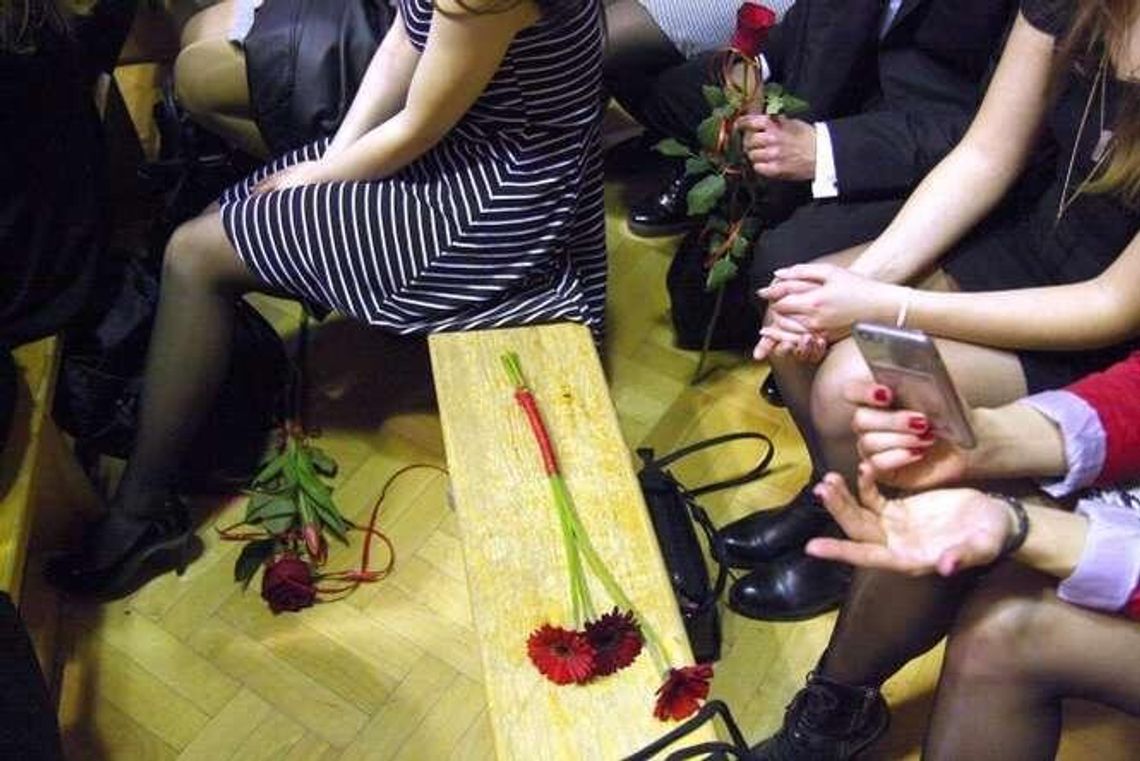 Prezent czy kwiaty dla nauczyciela? Awantura rodziców na zebraniu