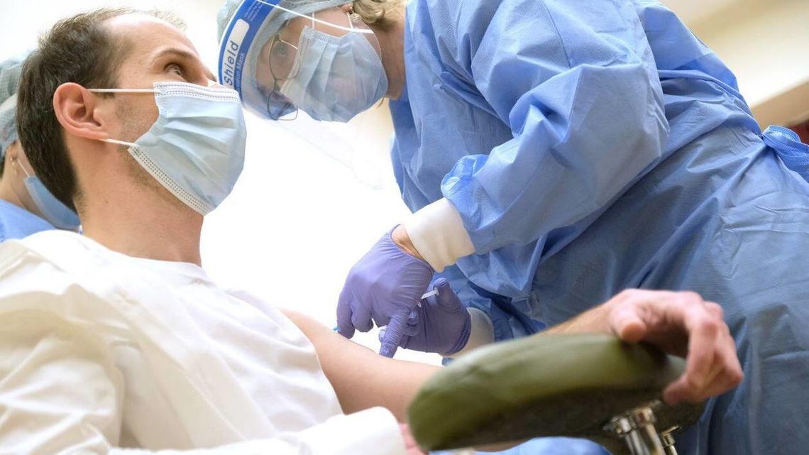 Prezes ARM: Termin dostawy szczepionek do szpitali zależy od terminu złożenia zamówienia