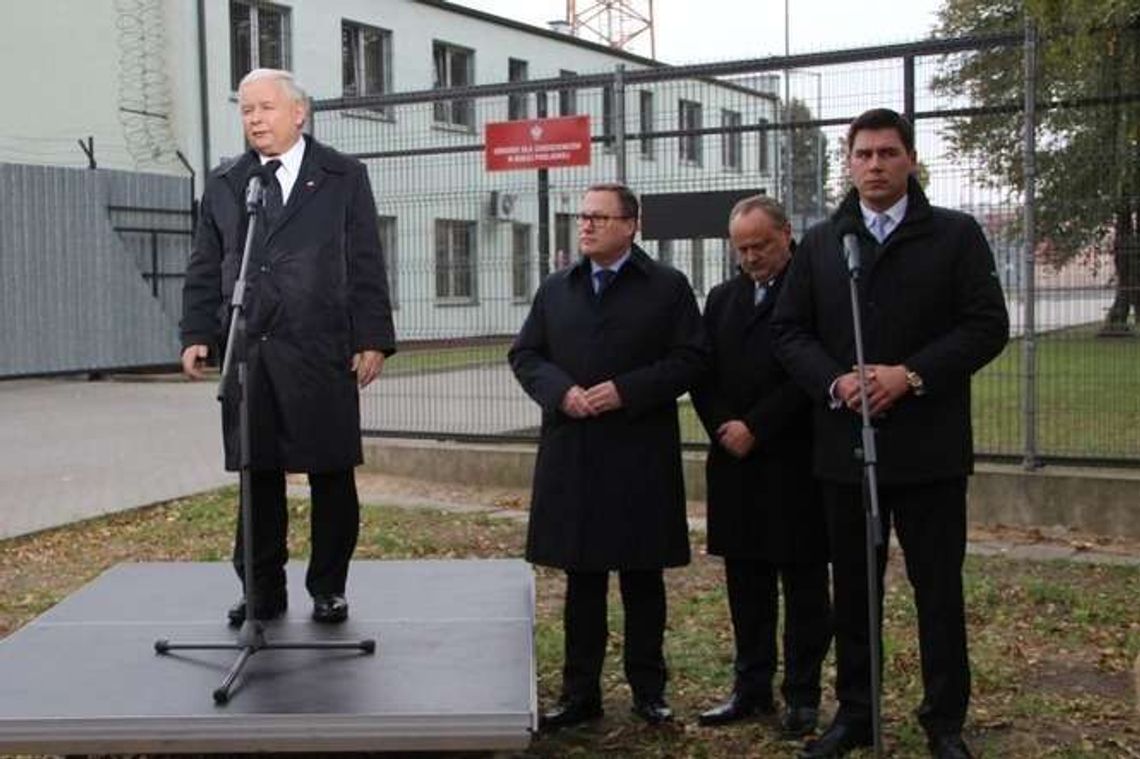 Prezes PiS Jarosław Kaczyński jutro wbije łopatę w Białej Podlaskiej Prezes PiS Jarosław Kaczyński jutro wbije łopatę w Białej Podlaskiej