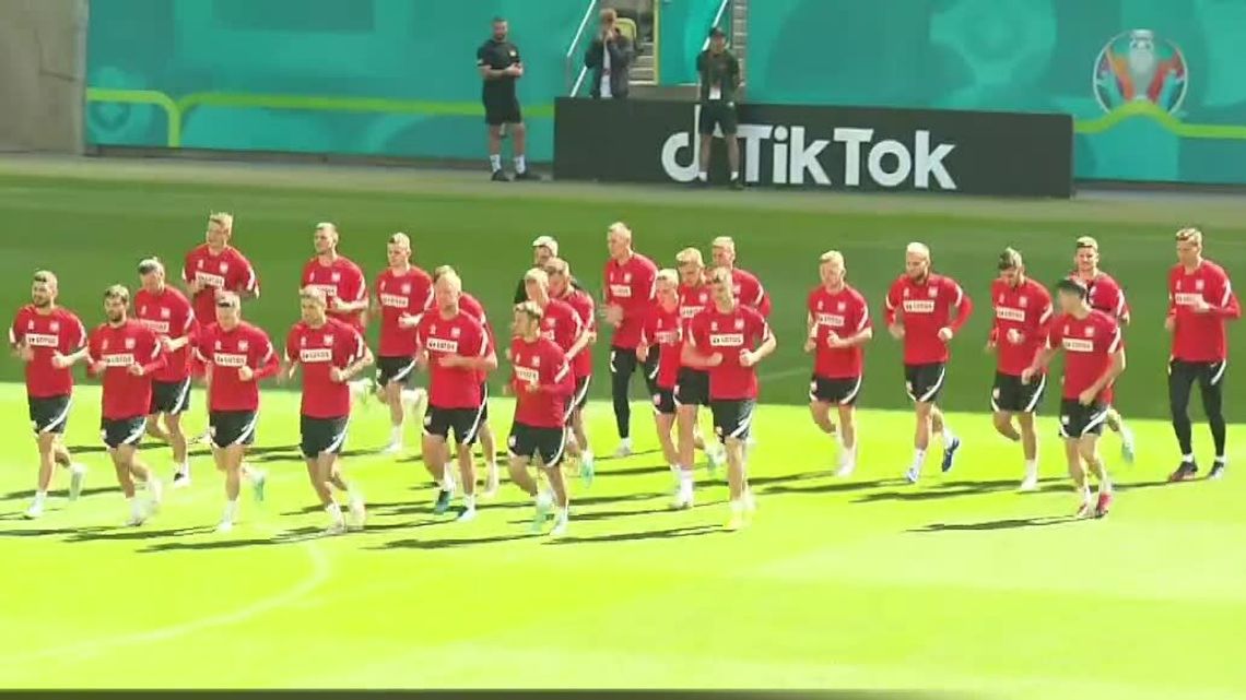 Prezes PZPN nie zwolni Paulo Sousy po Euro 2020. "Mamy bardzo dobrego, mądrego, fajnego trenera" Prezes PZPN nie zwolni Paulo Sousy po Euro 2020. "Mamy bardzo dobrego, mądrego, fajnego trenera"