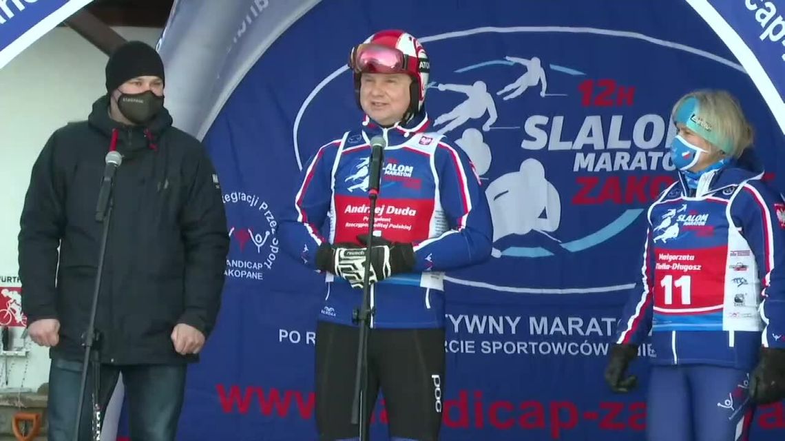 Prezydent Andrzej Duda jeździ na nartach i zachwala szczepionki