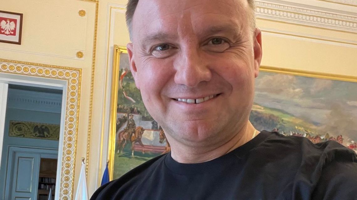Prezydent Andrzej Duda zapisał się na szczepienie przeciw COVID-19 Prezydent Andrzej Duda zapisał się na szczepienie przeciw COVID-19