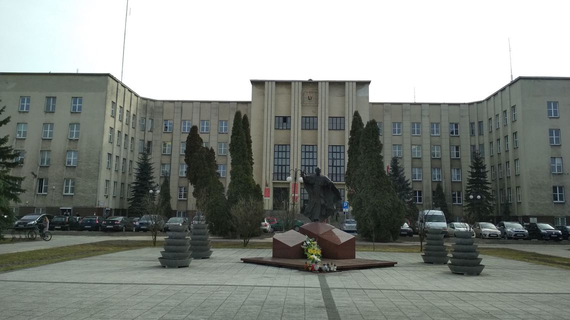 Prezydent Chełma marzy o Gmachu. Będą przenosiny urzędu miasta