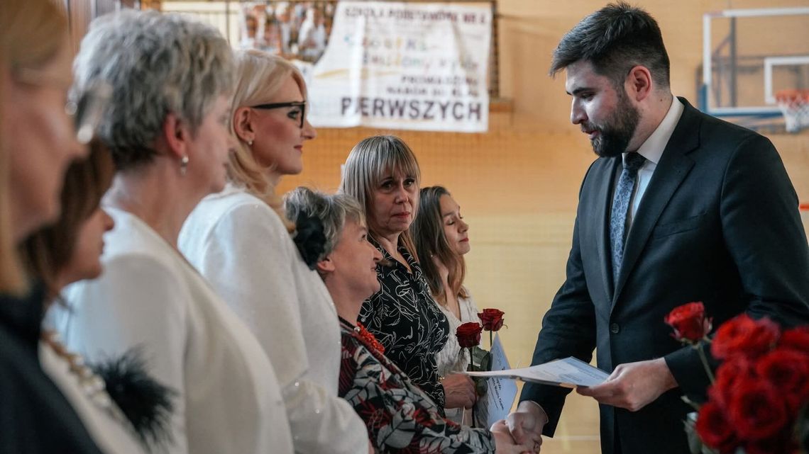 Prezydent docenił nauczycieli. Podziękowania, wzruszenia i nagrody Prezydent docenił nauczycieli. Podziękowania, wzruszenia i nagrody