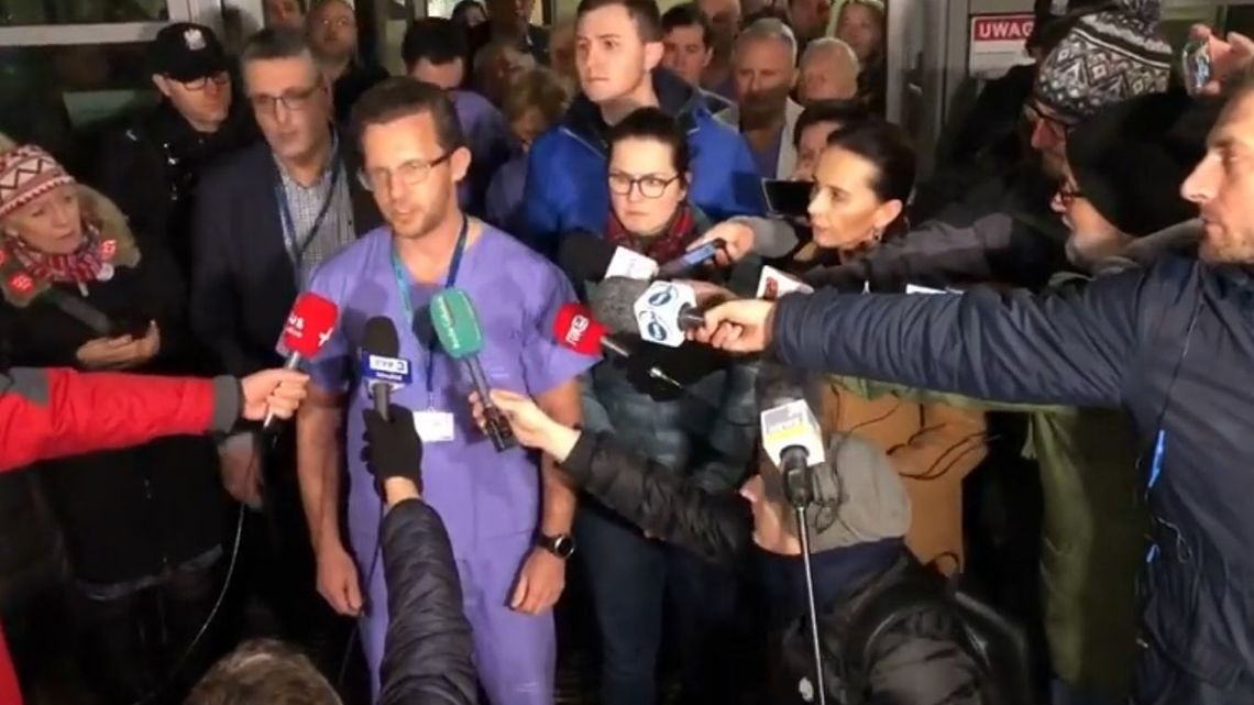 Prezydent Gdańska Paweł Adamowicz w bardzo ciężkim stanie. "O wszystkim zadecydują najbliższe godziny"