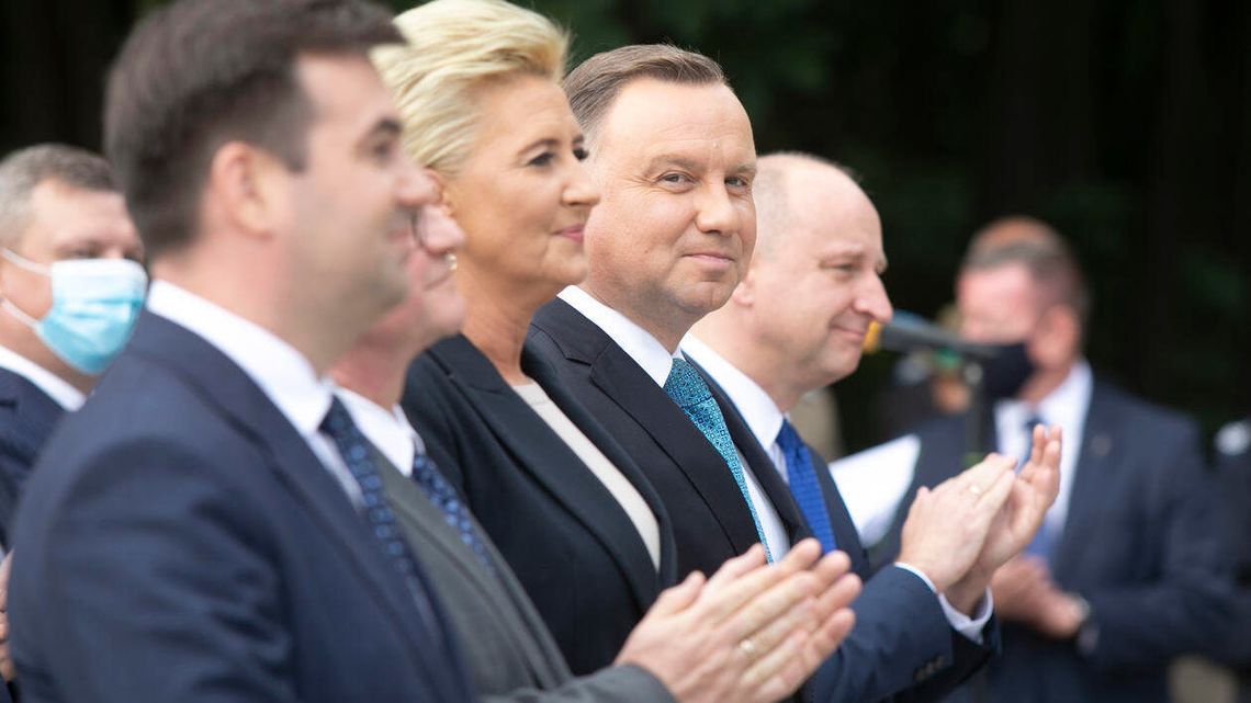 Prezydent: Możemy spodziewać się wprowadzenia restrykcji na obszarze całego kraju