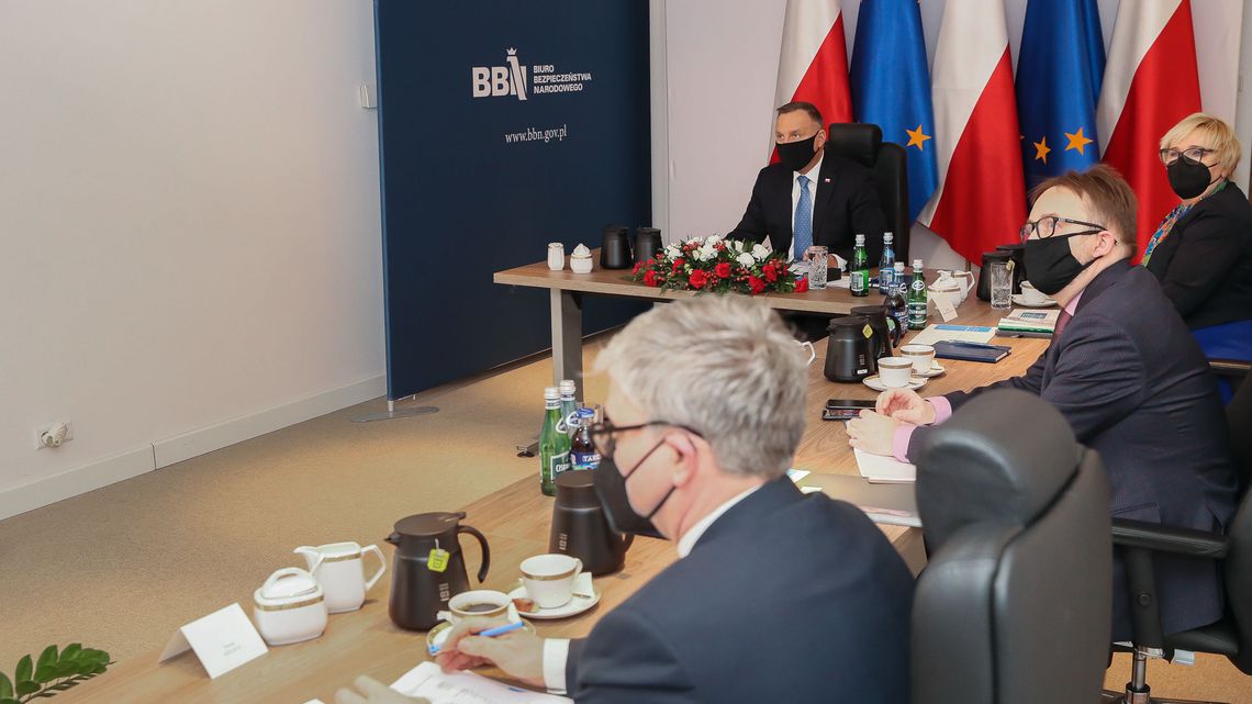 Prezydent: Premier i szef MZ poinformowali mnie, że sytuacja wygląda lepiej niż się spodziewali Prezydent: Premier i szef MZ poinformowali mnie, że sytuacja wygląda lepiej niż się spodziewali