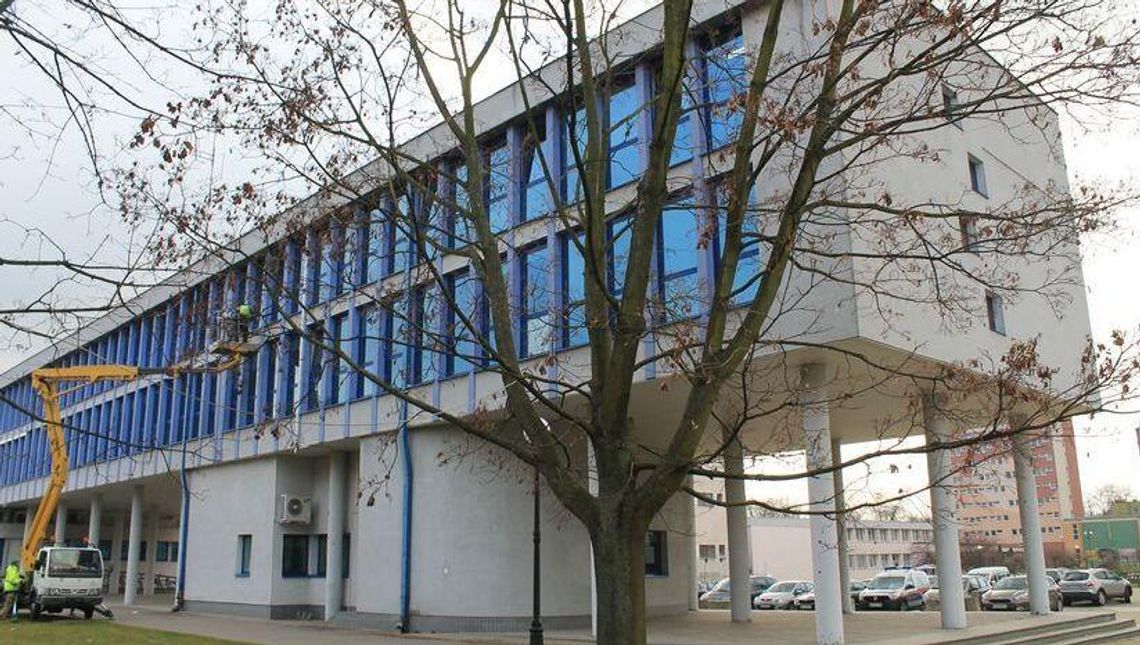 Prezydent Puław tnie dodatki motywacyjne dla dyrektorów szkół