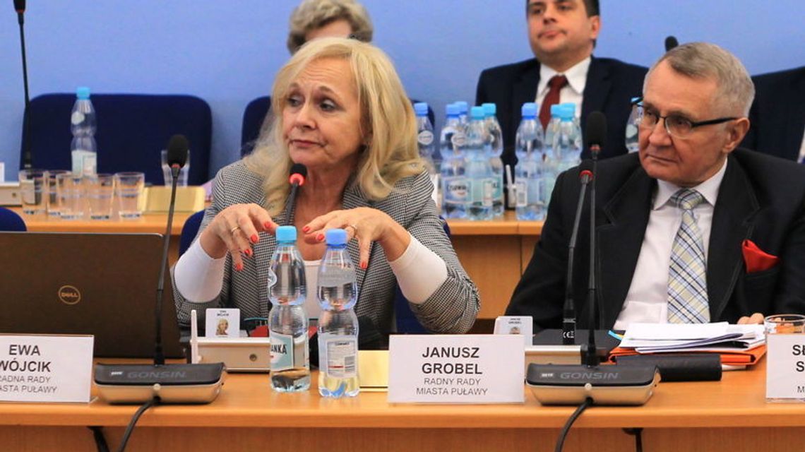 Prezydent Puław w ogniu krytyki za projekt budżetu. "Pan dzisiaj swobodnie zadłuża miasto"