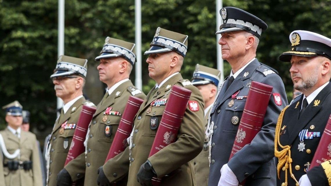 Prezydent wręczył awanse. Artur Jakubczyk generałem brygady