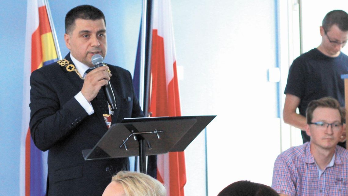 Prezydentowi Puław dostało się za plagę komarów w mieście i konflikt z Azotami