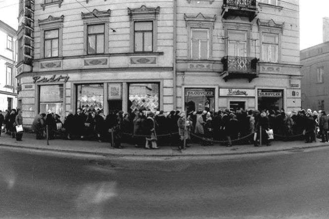PRL, czyli w kolejce do wszystkiego. Dawny Lublin w obiektywie Jacka Mirosława PRL, czyli w kolejce do wszystkiego. Dawny Lublin w obiektywie Jacka Mirosława