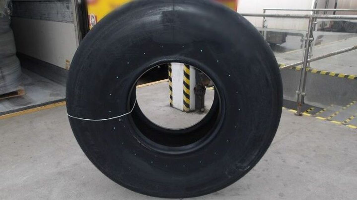 Próba przemytu w cieniu sankcji: 5 ton opon do Boeingów zatrzymane na granicy