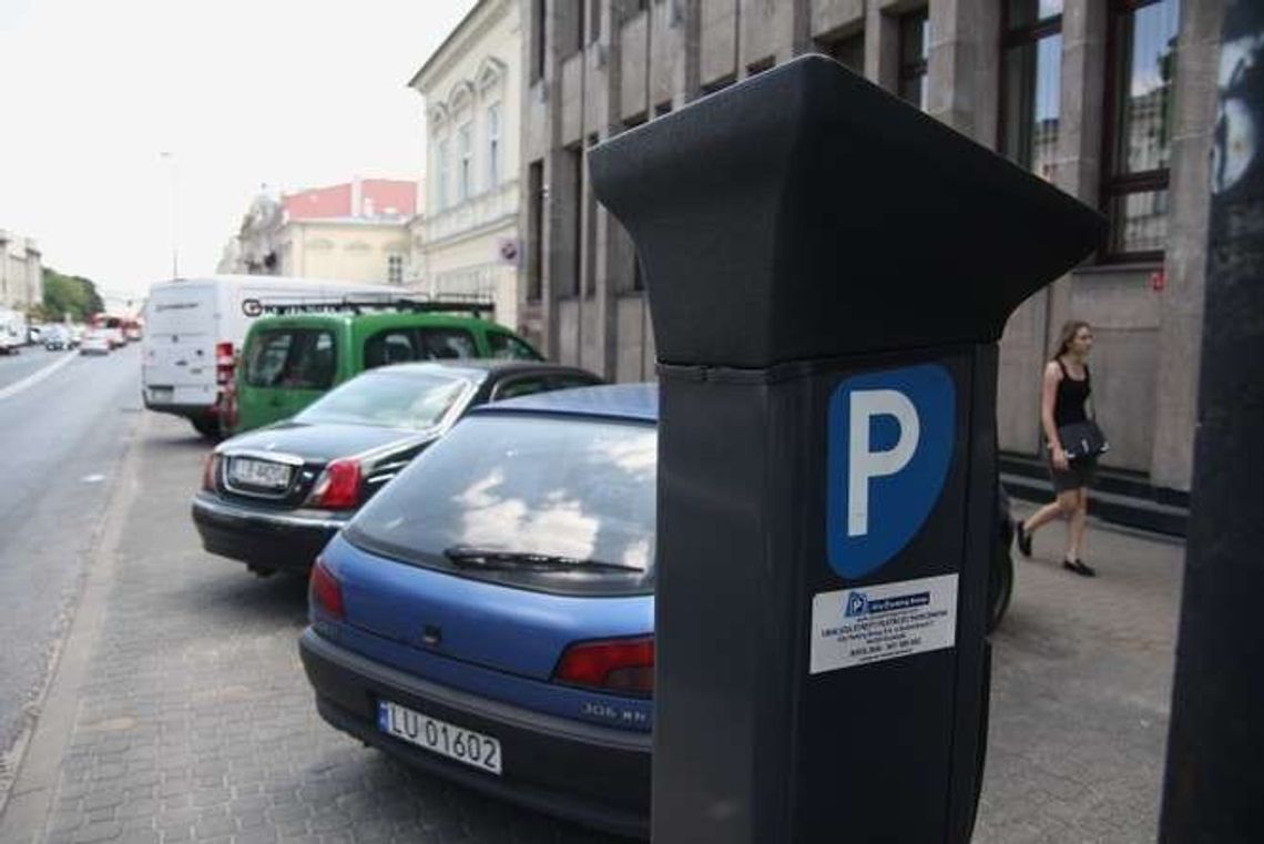Problem goni problem, czyli płatna strefa parkowania. Nie będzie kar dla kierowców