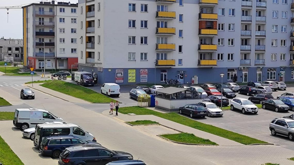 Problemy kierowców przy Pileckiego. Mieszkaniec ma pomysł jak to rozwiązać 