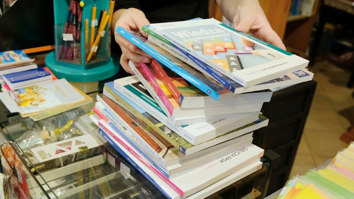 Próbne arkusze maturalne, składka na ćwiczenia. Za co trzeba płacić w szkołach?