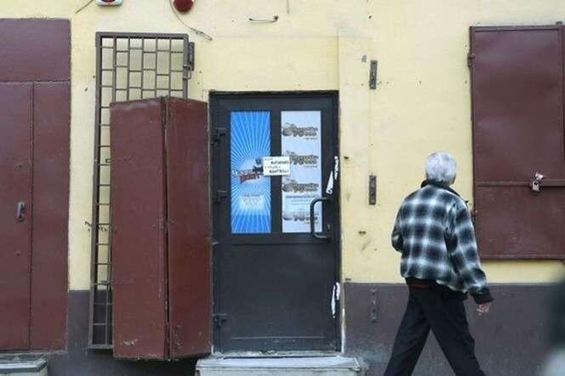Proces handlarzy dopalaczami dopiero jesienią. On zachorował, ona wyszła z sądu