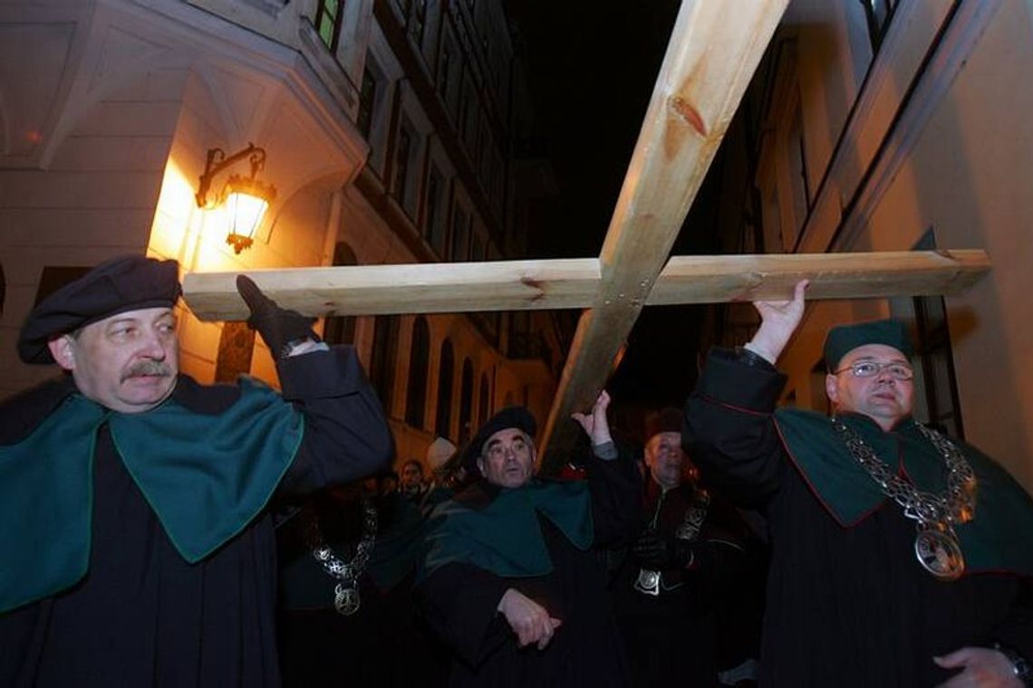 Procesje drogi krzyżowej w Lublinie. Będą utrudnienia w ruchu Procesje drogi krzyżowej w Lublinie. Będą utrudnienia w ruchu