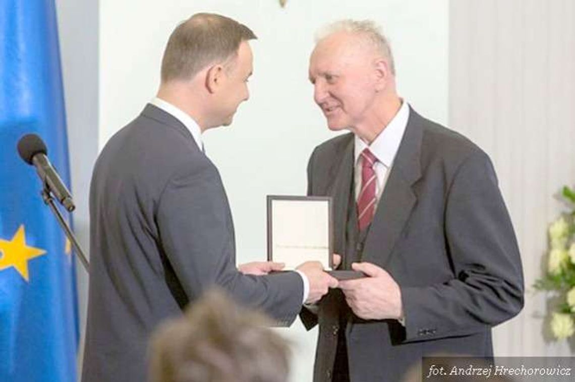 Prof. Jerzy Bartmiński „Zasłużony dla Polszczyzny": Możemy się spierać, ale nie obrzucać błotem Prof. Jerzy Bartmiński „Zasłużony dla Polszczyzny": Możemy się spierać, ale nie obrzucać błotem