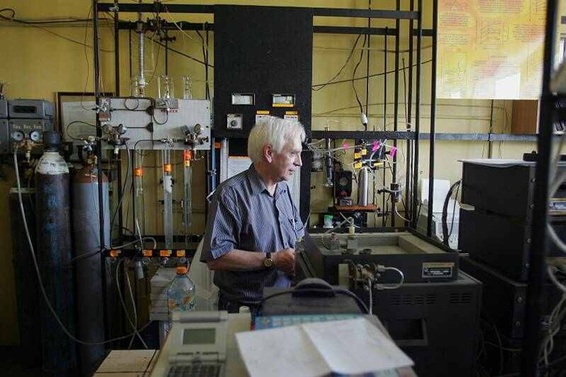 Profesor Nazimek odchodzi z UMCS. Co dalej z benzyną z CO2?