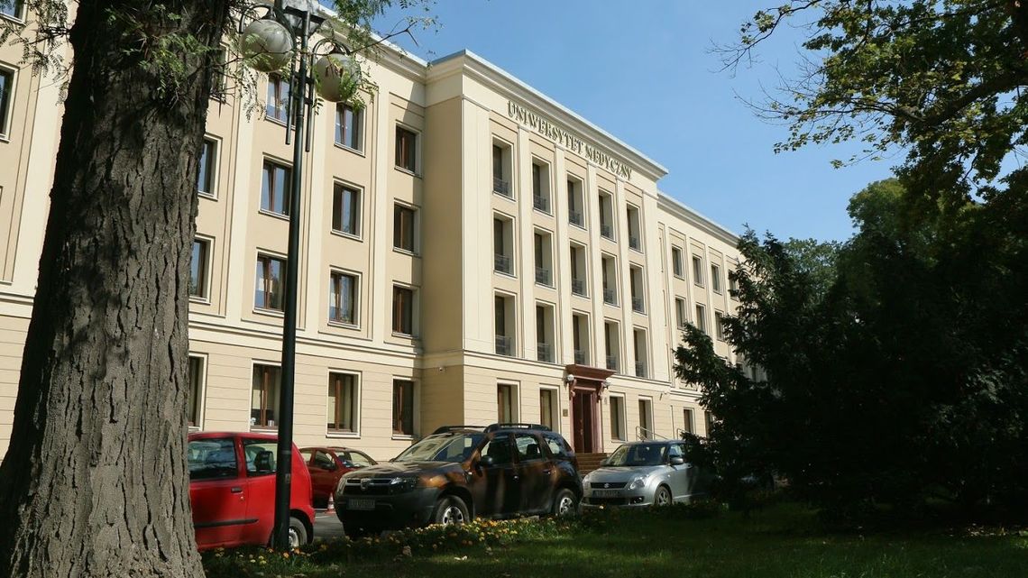 Profesor zawieszony w obowiązkach na uczelni. Grozi mu do 10 lat więzienia