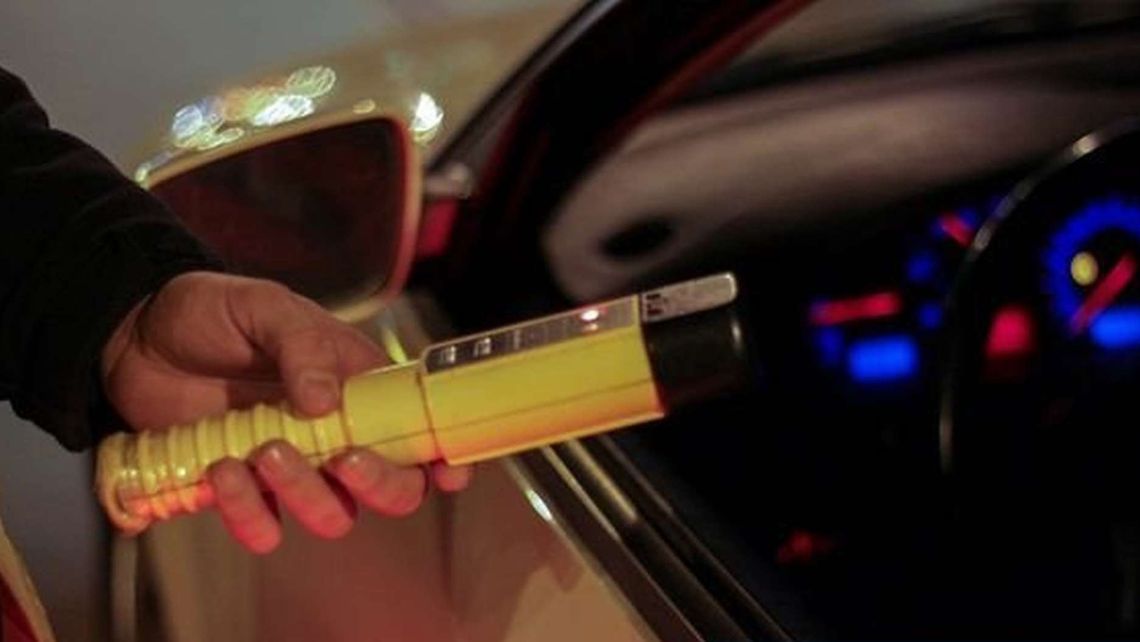 Prokurator miał 2,5 promila, spał w samochodzie. Obudzili go policjanci Prokurator miał 2,5 promila, spał w samochodzie. Obudzili go policjanci