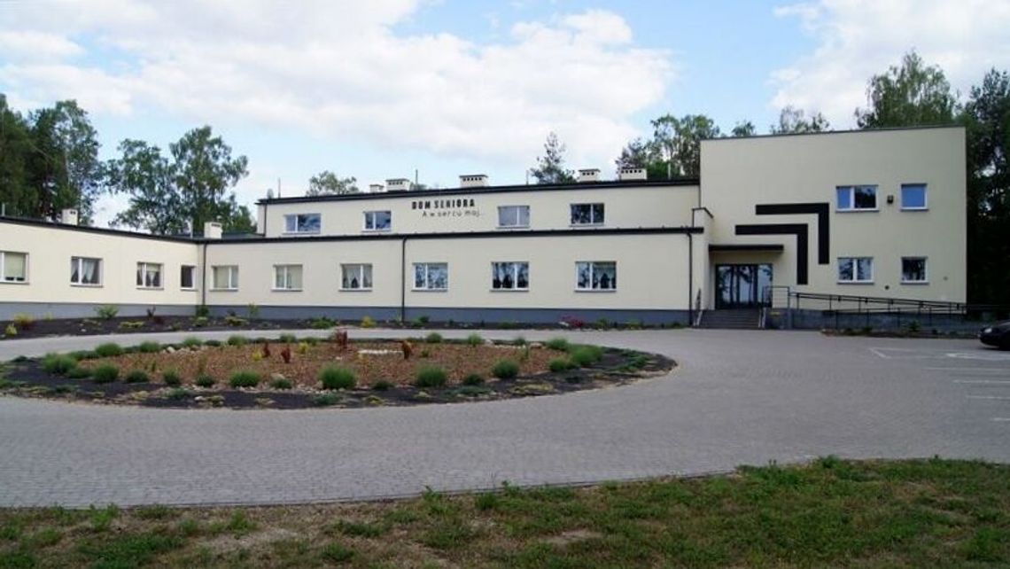 Prokuratura bada sprawę śmierci 11 seniorów w ośrodku "A w sercu maj". Co się wydarzyło?