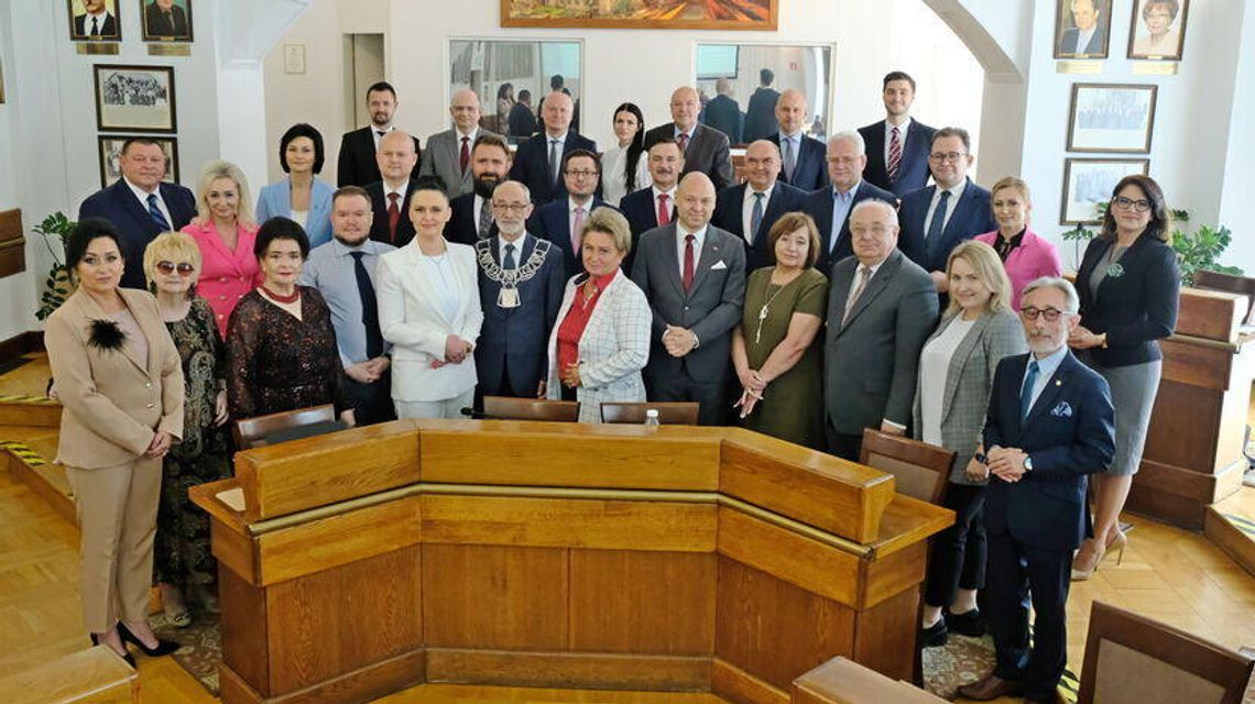 Prokuratura zbada sprawę miejsca zamieszkania pięciu radnych. Mówią: To działanie polityczne