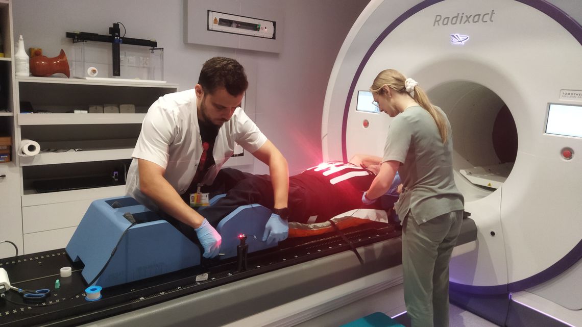 Promień, który podąża za rakiem – nowa metoda radioterapii już dostępna w Lublinie