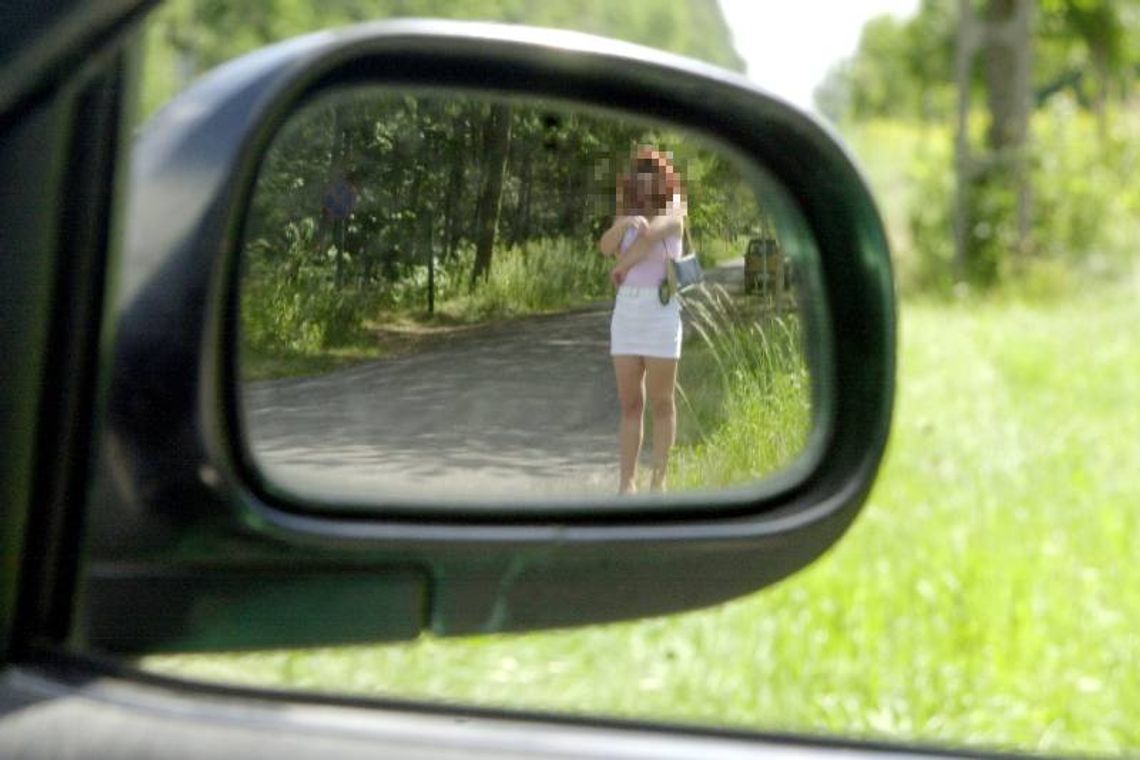 Prostytutki znikają z dróg, bo obok ustawiają się radiowozy