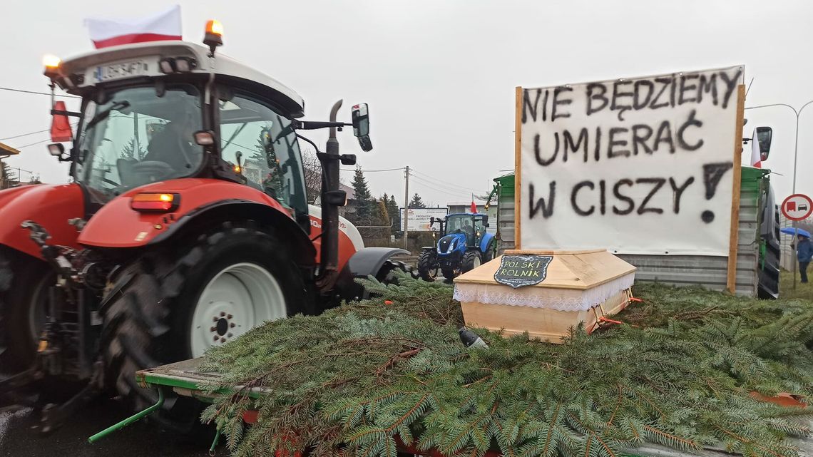 Protest AGROunii "Nie będziemy umierać w ciszy" Protest AGROunii "Nie będziemy umierać w ciszy"