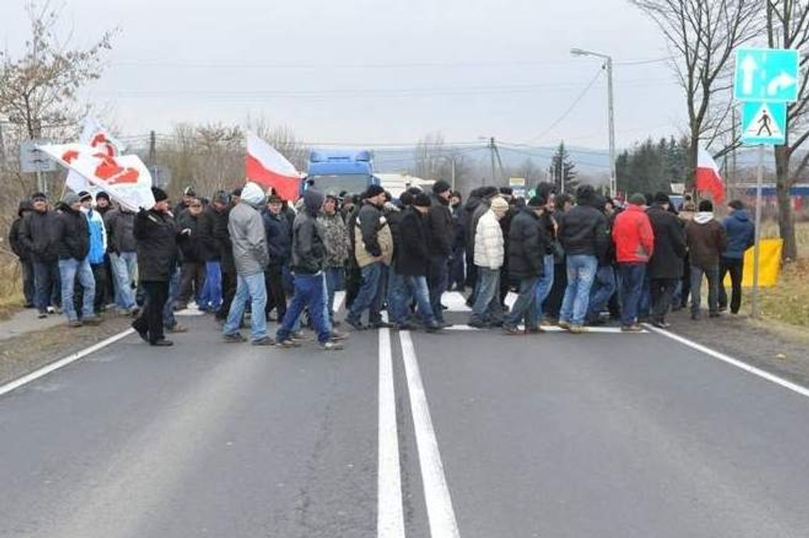 Protest na drogach krajowych 74 i 12. Ruch odbywa się już płynnie