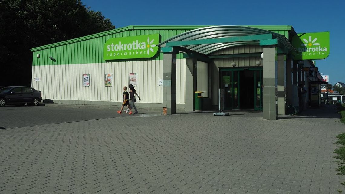 Protest pracowników sklepów Stokrotka. "Nie znam nikogo z branży, kto zarabia mniej"