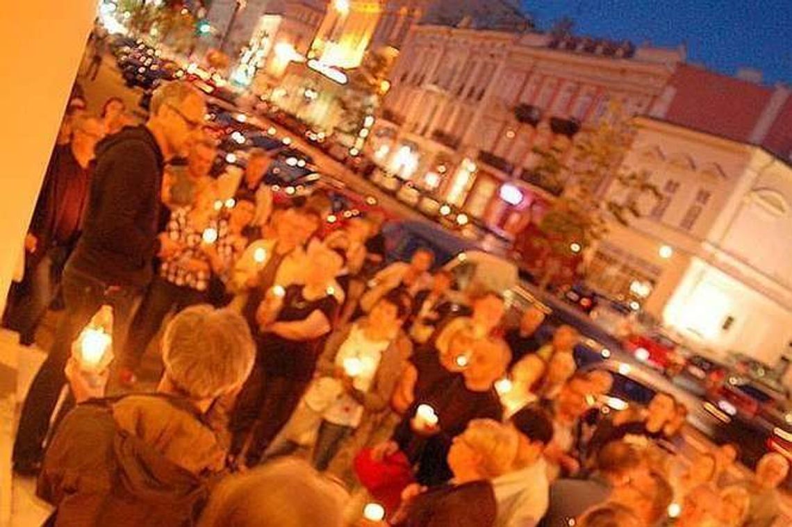Protest przed sądem w Lublinie. Utworzą łańcuch światła Protest przed sądem w Lublinie. Utworzą łańcuch światła