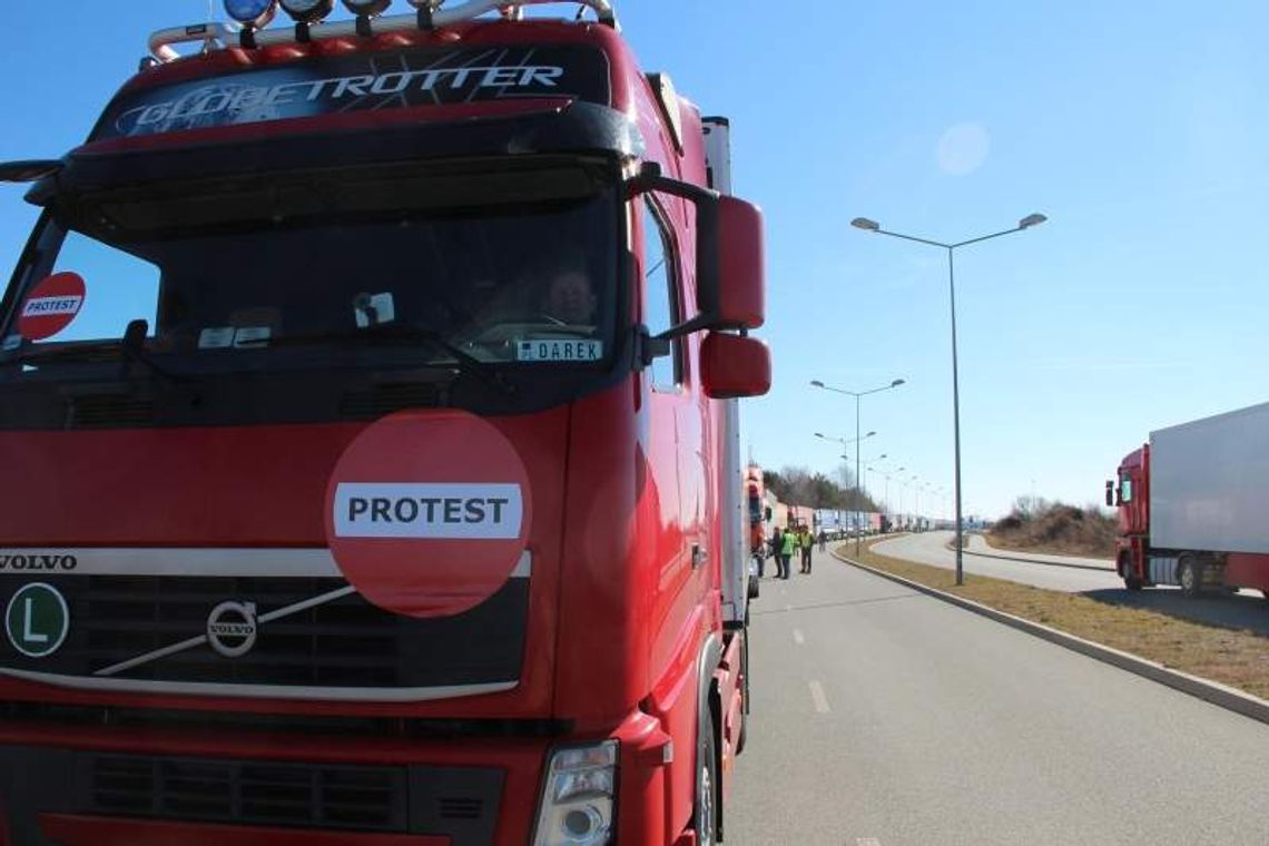 Protest przewoźników. Utrudnienia na drogach w stronę Koroszczyna