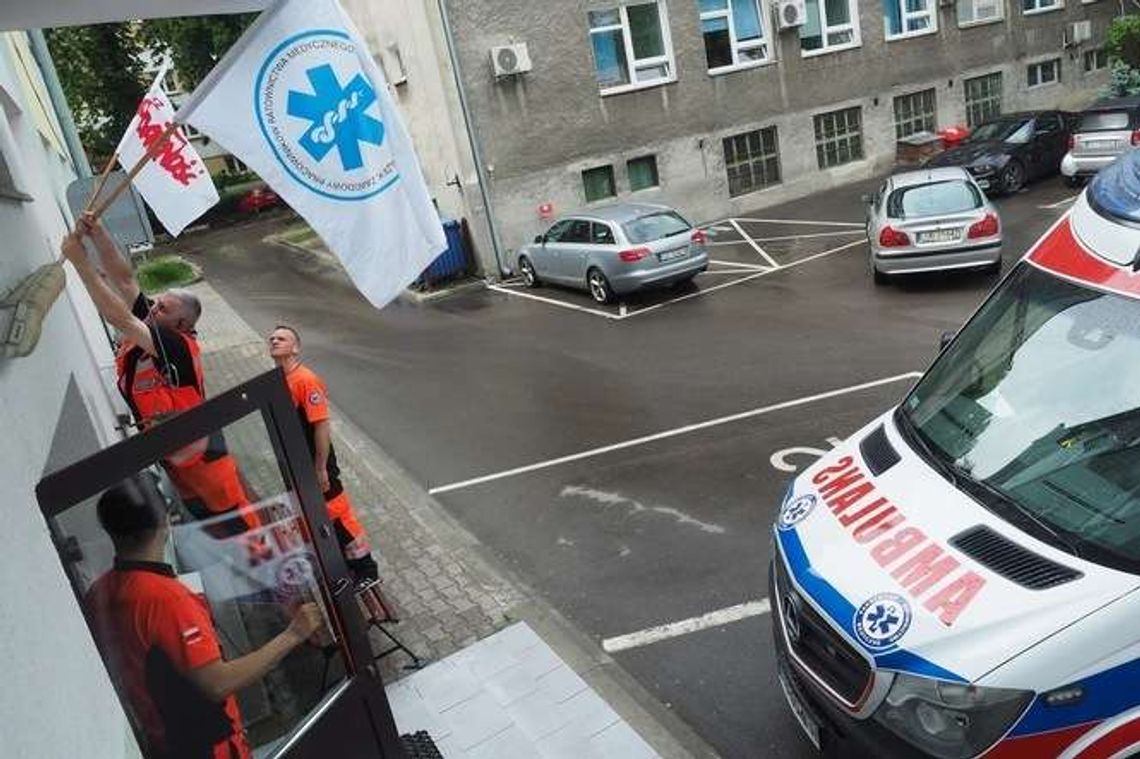 Protest ratowników medycznych. Dodatki albo idziemy na wojnę! Protest ratowników medycznych. Dodatki albo idziemy na wojnę!
