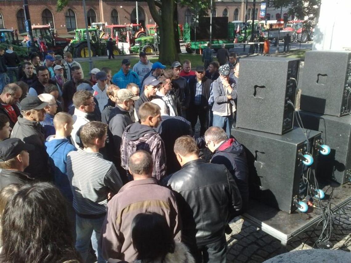 Protest rolników w Bydgoszczy. Chcą rozmawiać z ministrem