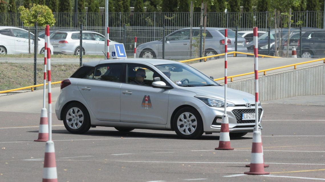 Protest w WORD Lublin. Część egzaminatorów nie przyszła do pracy, chcą zarabiać 6 tys. zł Protest w WORD Lublin. Część egzaminatorów nie przyszła do pracy, chcą zarabiać 6 tys. zł