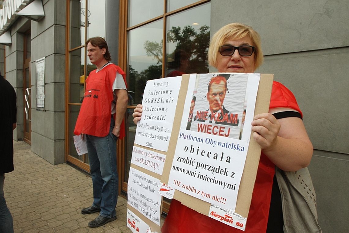Protest związkowców pod fast-foodem. \"Nie” dla śmieciówek