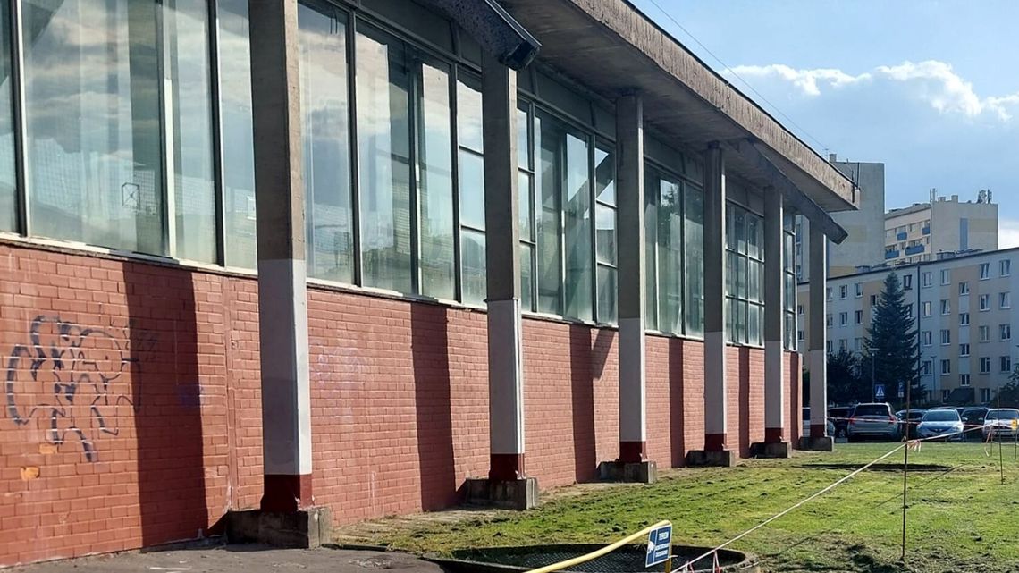 Przebudowa czy rozbiórka starej hali? Miasto zamówi nową ekspertyzę