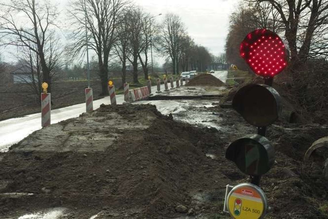 Przebudowa drogi wojewódzkiej. Jest opóźnienie na jednym z odcinków