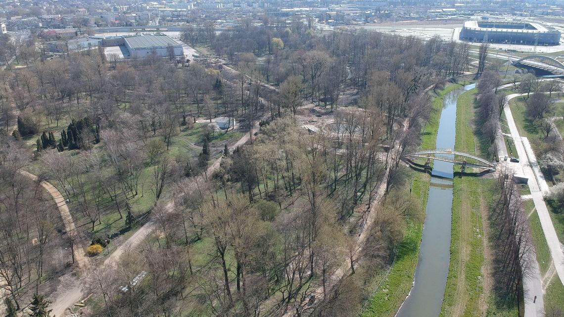 Przebudowa parku Ludowego zakończy się dwa miesiące później. Prace podrożały o 8 mln zł