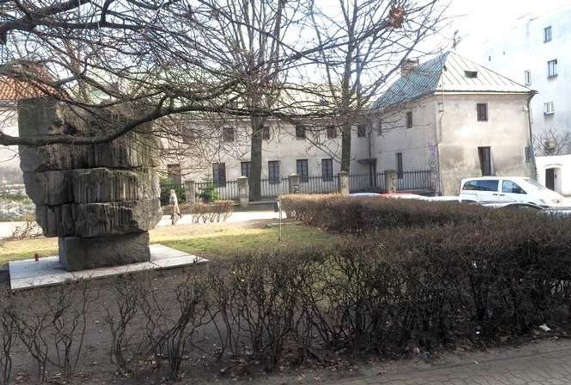 Przebudowa placu Litewskiego rozpocznie się od rozbiórki fontanny. Co znajdą archeolodzy? Przebudowa placu Litewskiego rozpocznie się od rozbiórki fontanny. Co znajdą archeolodzy?