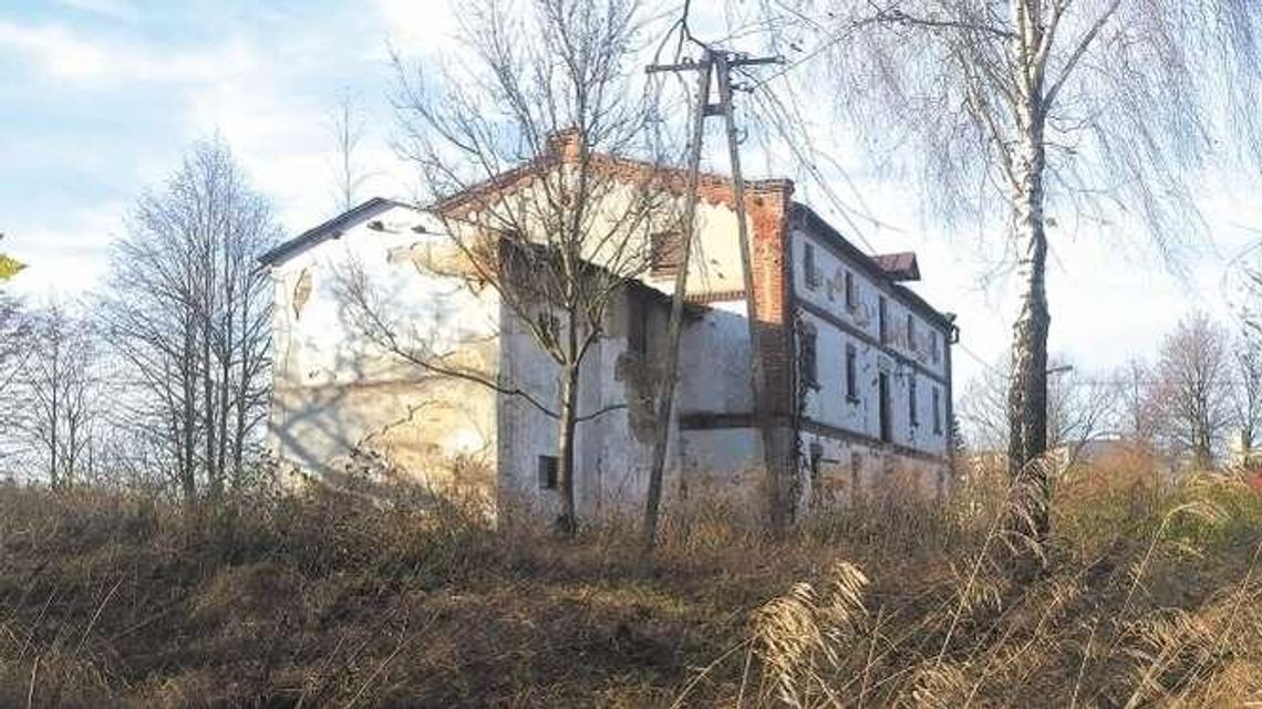 Przebudowa Spichlerza w Podzamczu. Oferty były za drogie