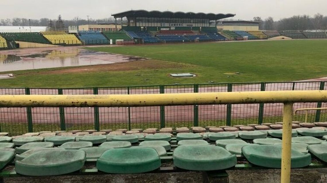 Przebudowa stadionu w Zamościu wisi na włosku. Trzeba znaleźć 11 milionów