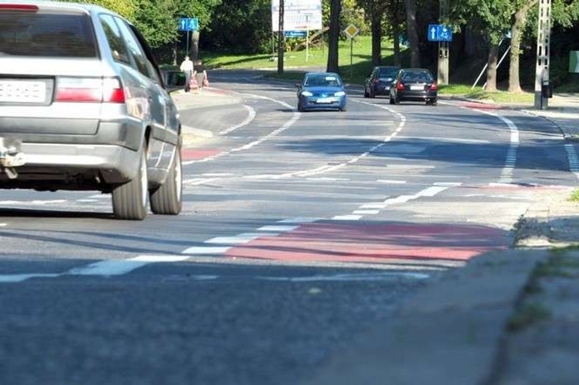 Przebudowa ul. Kalinowszczyzna jednak nie ruszy w tym roku. Projekt miał być gotowy już dawno Przebudowa ul. Kalinowszczyzna jednak nie ruszy w tym roku. Projekt miał być gotowy już dawno