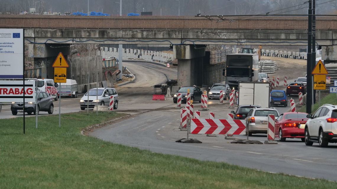 Przebudowa ul. Krochmalnej i Diamentowej. Miały być zmiany, na razie ich nie ma Przebudowa ul. Krochmalnej i Diamentowej. Miały być zmiany, na razie ich nie ma