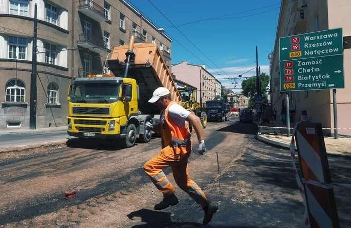 Przebudowa ul. Narutowicza. Po nowym asfalcie pojedziemy w poniedziałek Przebudowa ul. Narutowicza. Po nowym asfalcie pojedziemy w poniedziałek